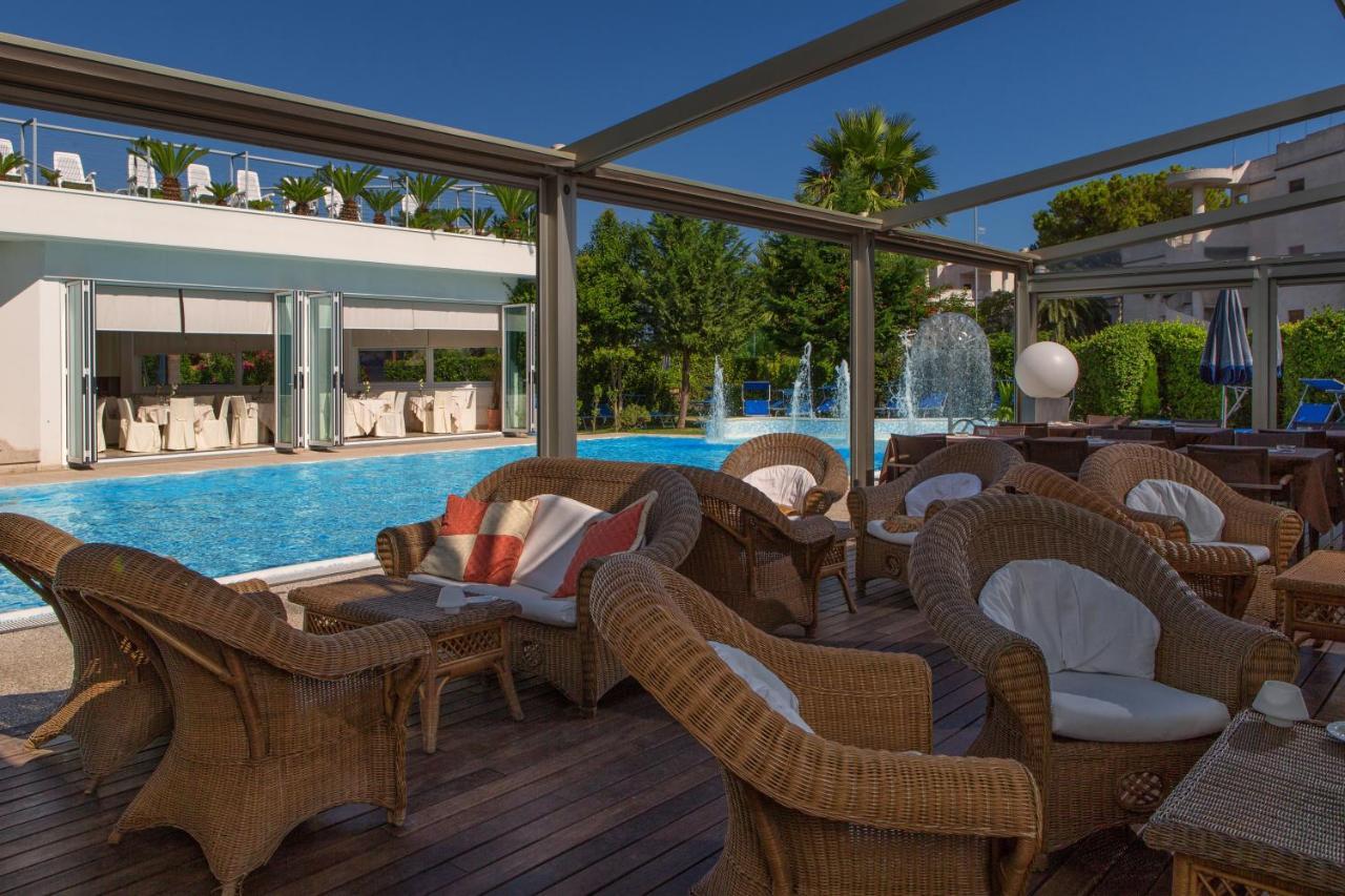 Seapark Spa Resort Джулианова Экстерьер фото